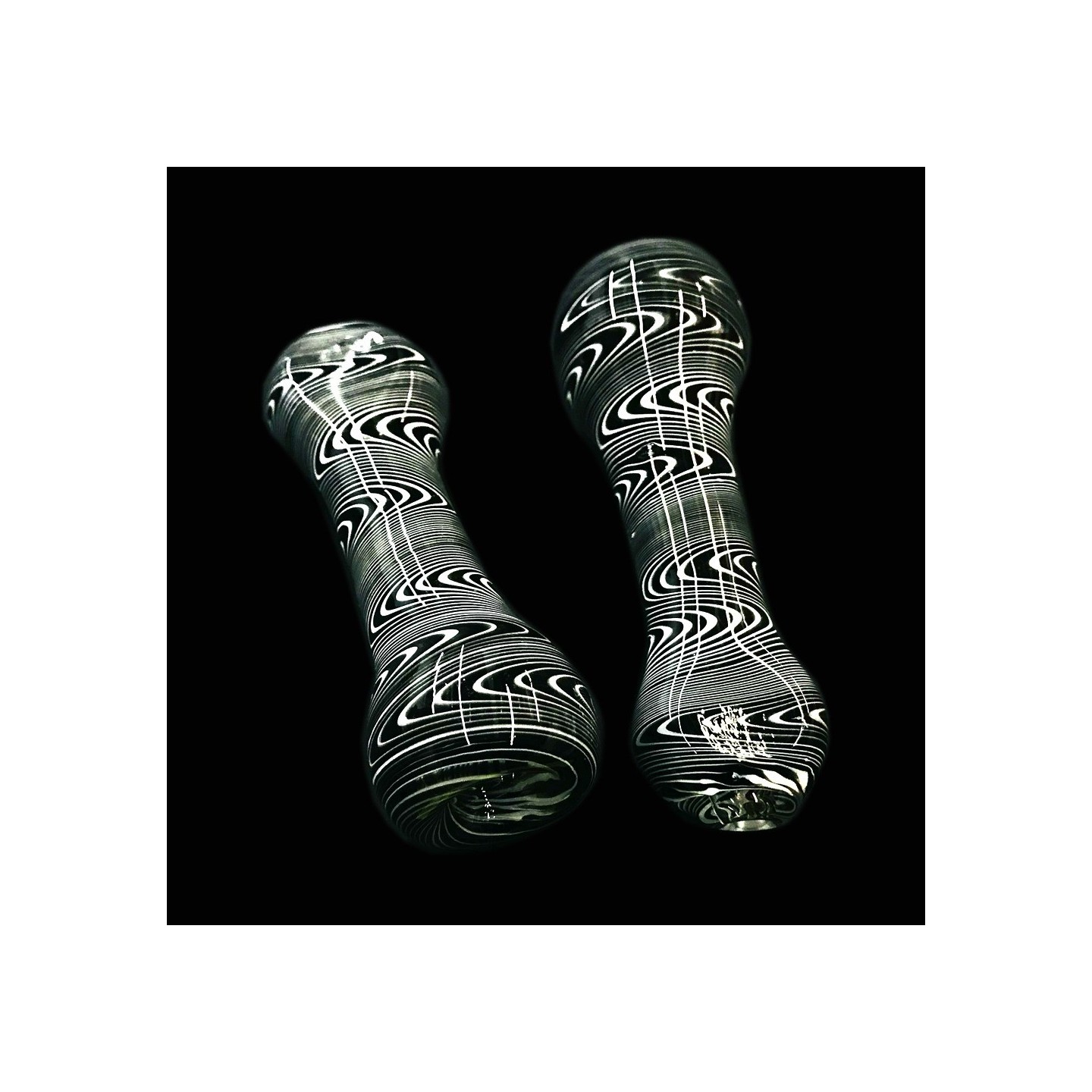 MC-0008 Twisting Art Chillum