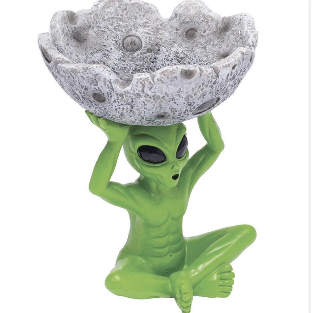 Alien W/ Half Moon Ashtray LT228